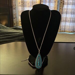 Elegant Silver and Turquoise Necklace